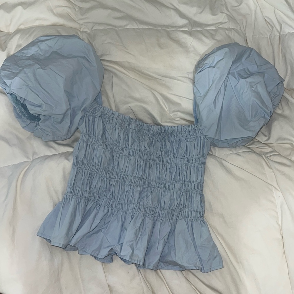 Square kneck puffed sleeves top- ASTR SIZE- medium